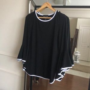 Frank Lyman bell sleeved top